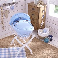 колыбель-переноска gift wicker moses basket белая, голубое белье в Братске